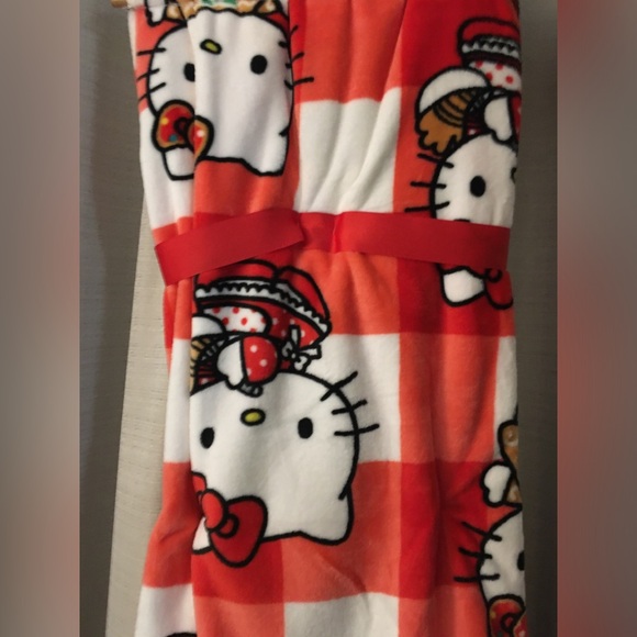Hello Kitty Christmas Red Plaid Throw Blanket - Picture 4 of 8